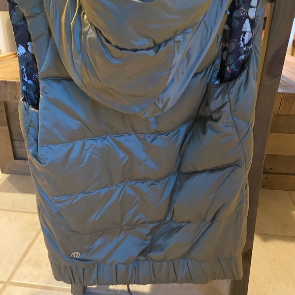 Lululemon Vest - Picture 5 of 5